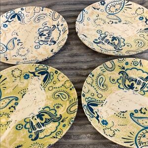 Pier 1 Set of 4 Paisley Patterned Plates, 2 are cream color and other 2 mint
